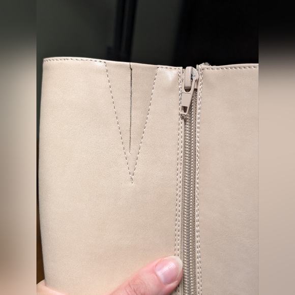 Beautiful cream modern knee high boots | Vero Moda Era Boots | size 39/8 - Picture 6 of 9